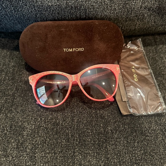 Tom ford pink sunglasses with case EUC - Picture 1 of 2